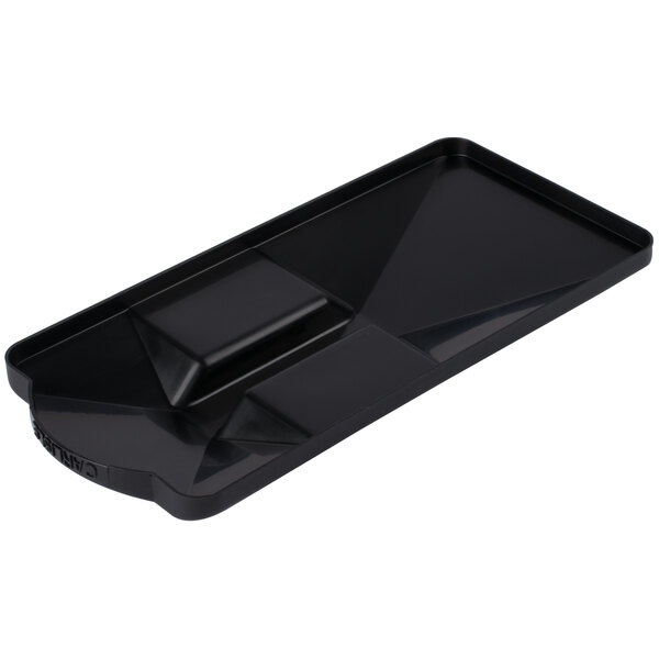 A black Carlisle Trimline beverage dispenser lid with a handle.