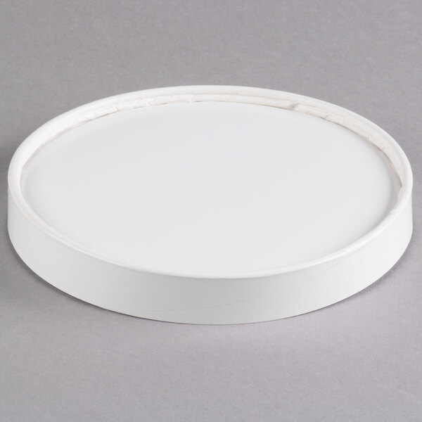 A white round lid with a circular rim.