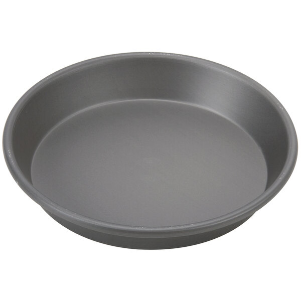 An American Metalcraft round grey pizza pan.