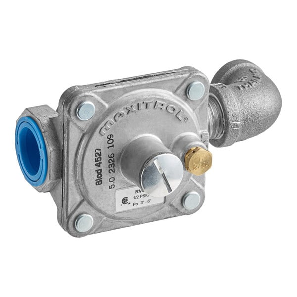 A 3/4 inch gas regulator for controlling gas flow, labeled with the brand Maxitrol and model Blodgett 4589.