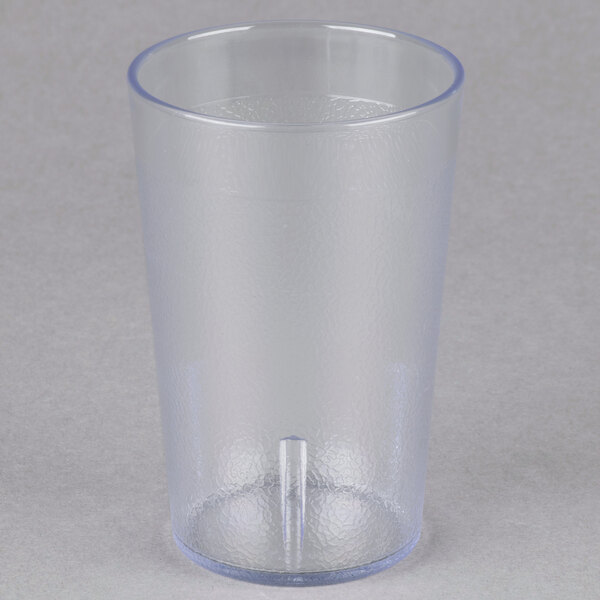 A clear plastic Cambro tumbler.