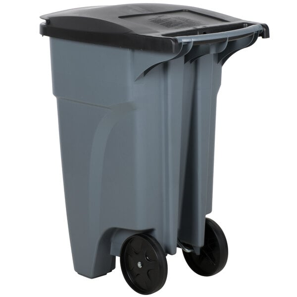 Rubbermaid 1971941 Brute 32 Gallon Gray Wheeled Rectangular Trash Can ...