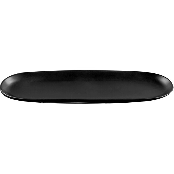 a black oval plate on a white background
