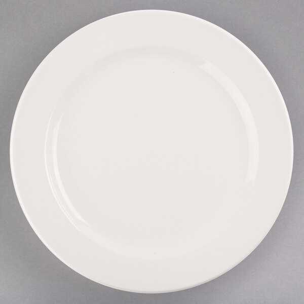 A Libbey ivory porcelain plate with a white rim.