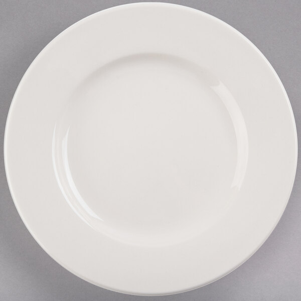 A Libbey ivory porcelain plate with a white rim.