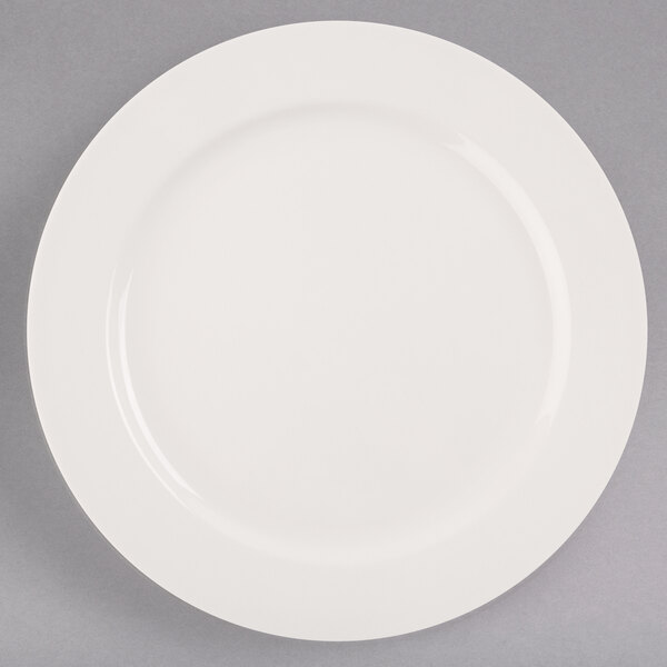 A Libbey ivory porcelain plate with a white rim.