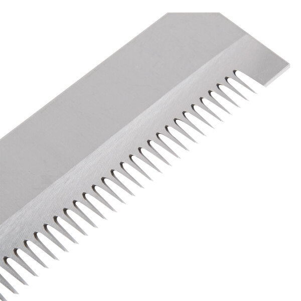 A Benriner 1mm fine metal comb blade with teeth.