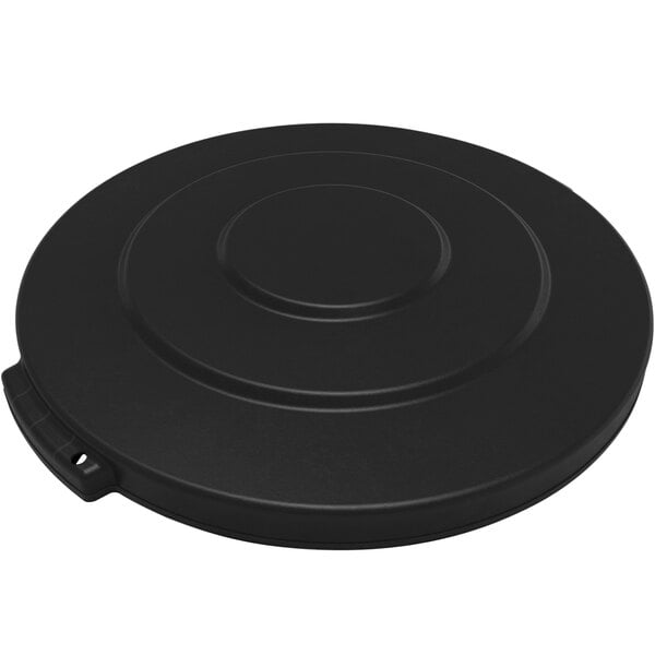 A Carlisle black flat round lid for a Bronco trash can.