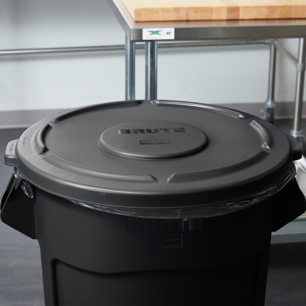 Rubbermaid Brute 55 Gallon Utility Container Recycle Away