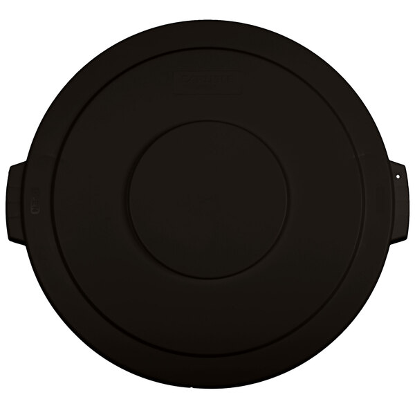 A black circular Carlisle Bronco trash can lid with a handle.