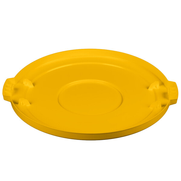 A yellow Carlisle flat round trash can lid.