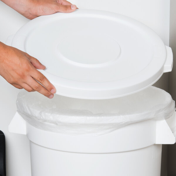 Carlisle 34101102 Bronco 10 Gallon White Flat Trash Can Lid