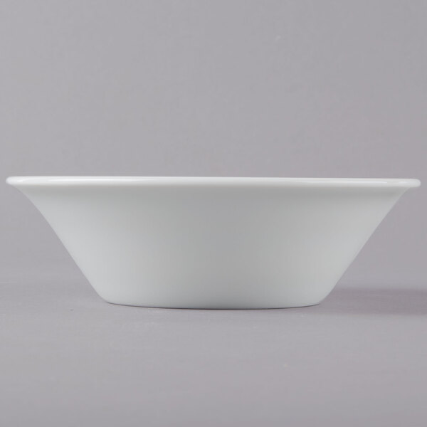 A close up of a Schonwald Avanti Gusto white porcelain bowl.