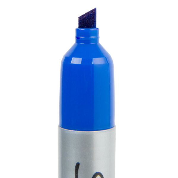A blue Sharpie King Size chisel tip marker with a black lid.