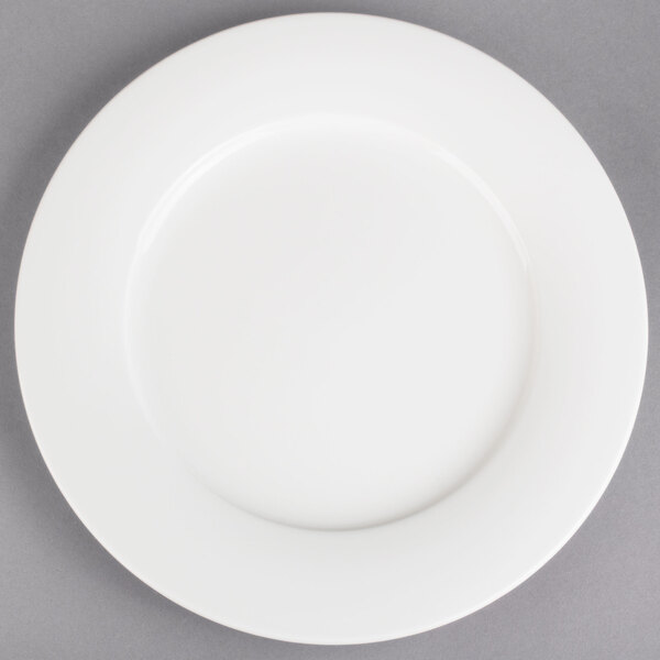 A white Villeroy & Boch porcelain plate with a white circle on the rim.