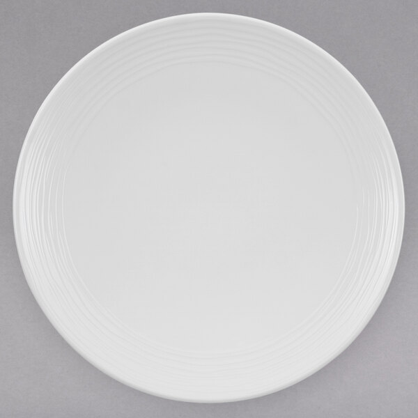 A white Villeroy & Boch Sedona porcelain coupe plate.
