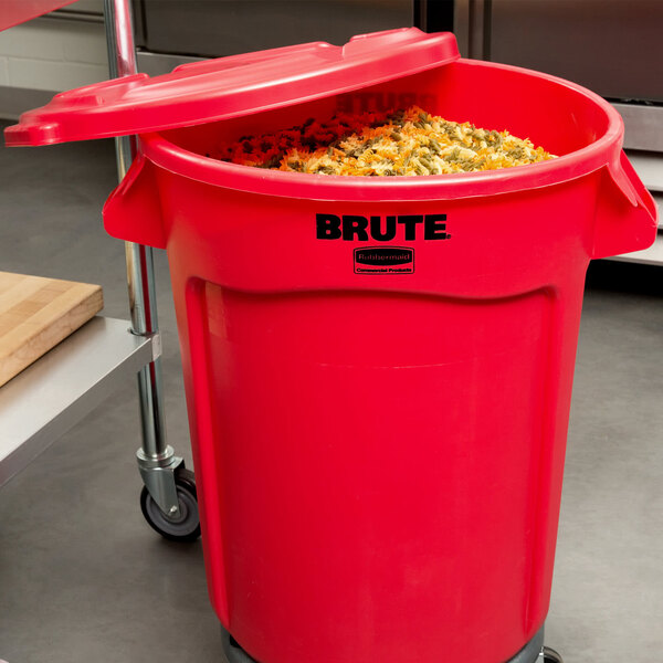 Rubbermaid BRUTE 32 Gallon Red Round Trash Can and Lid