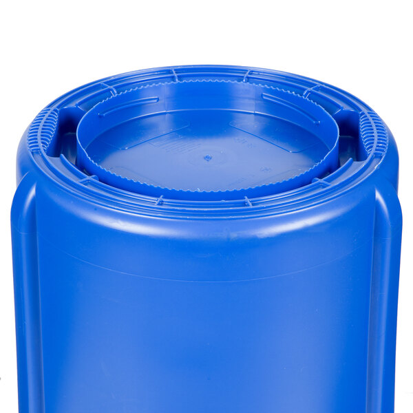 A blue Rubbermaid BRUTE 20 gallon plastic container with a lid.