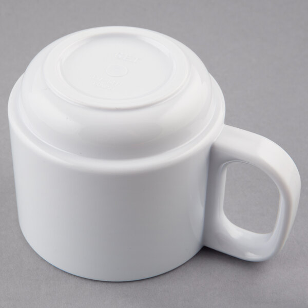 A white GET stackable Tritan mug with a white handle.