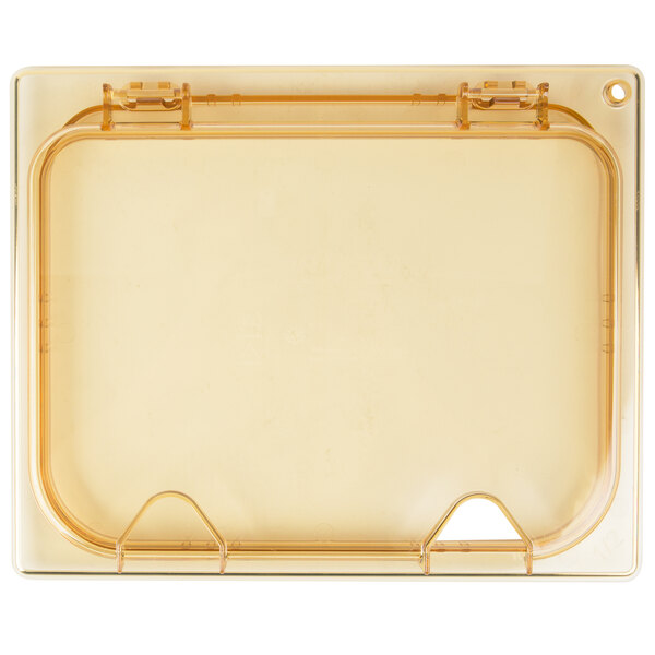 A Carlisle amber plastic lid with a hinged clip.