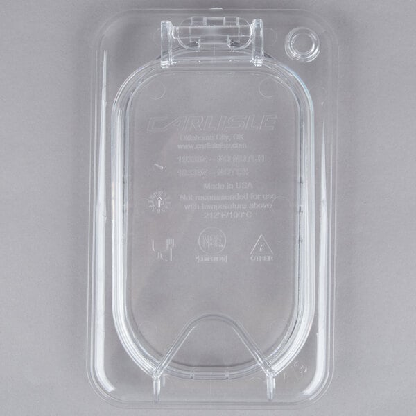 A clear plastic Carlisle StorPlus hinged lid with one notch.