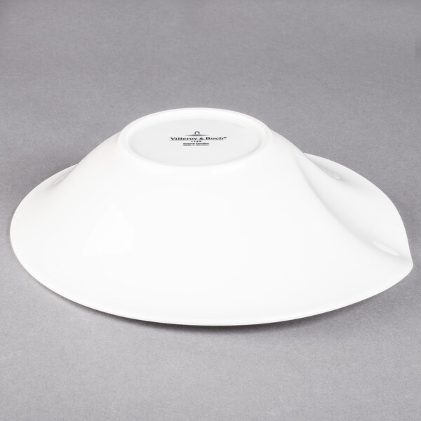 A Villeroy & Boch white porcelain bowl.