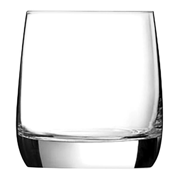 A close-up of a clear Chef & Sommelier rocks glass with a clear rim.