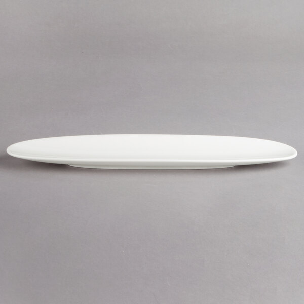 A white porcelain Villeroy & Boch gourmet boat with a long edge.