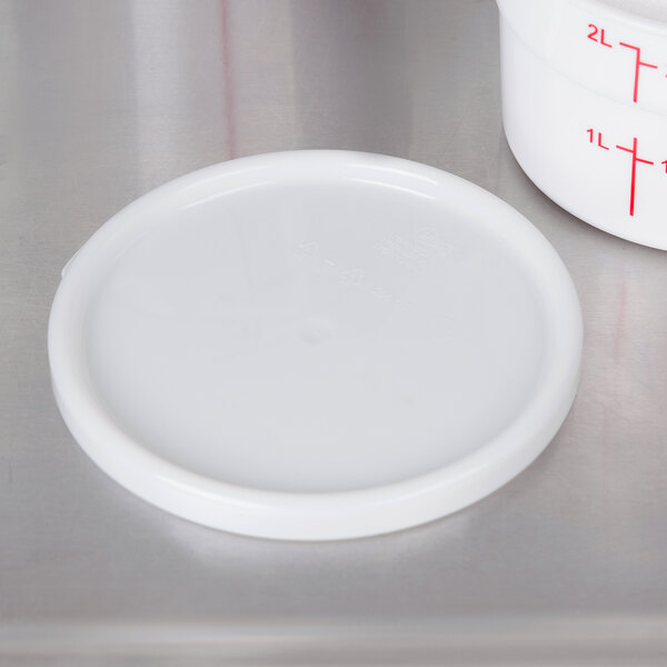 Choice 2 and 4 Qt. White Round Polypropylene Food Storage Container Lid