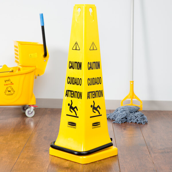 Rubbermaid FG628400BLA 10 lb. Safety Cone Weight