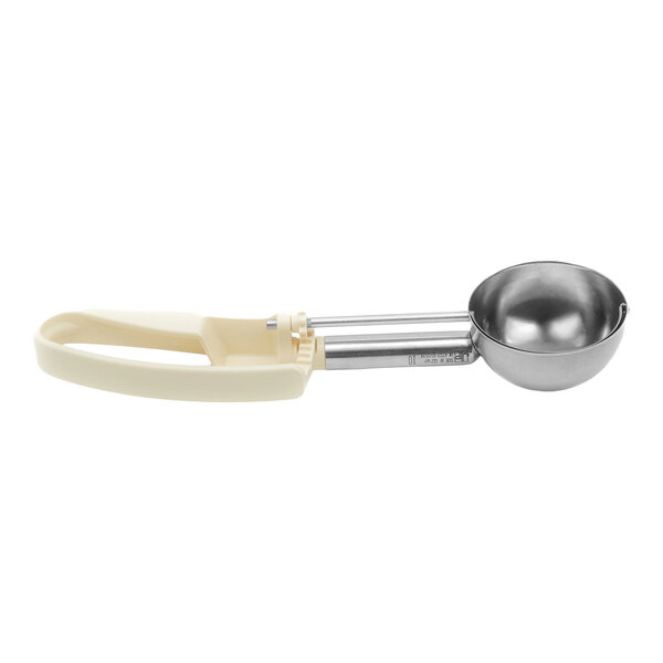 Vollrath 47372 Jacob's Pride® #10 Ivory Extended Length Squeeze Handle Disher - 3.2 oz.