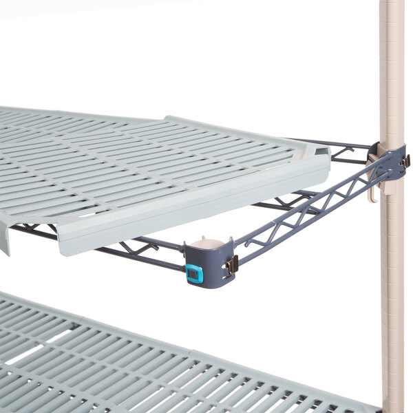 A MetroMax Q shelving add on unit with two shelves and a plastic grate.