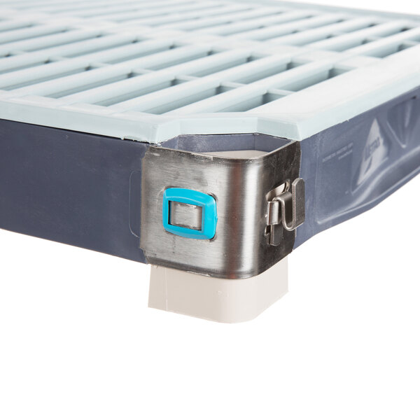 MetroMax i 4-shelf polymer MetroMax shelving with metal corners.