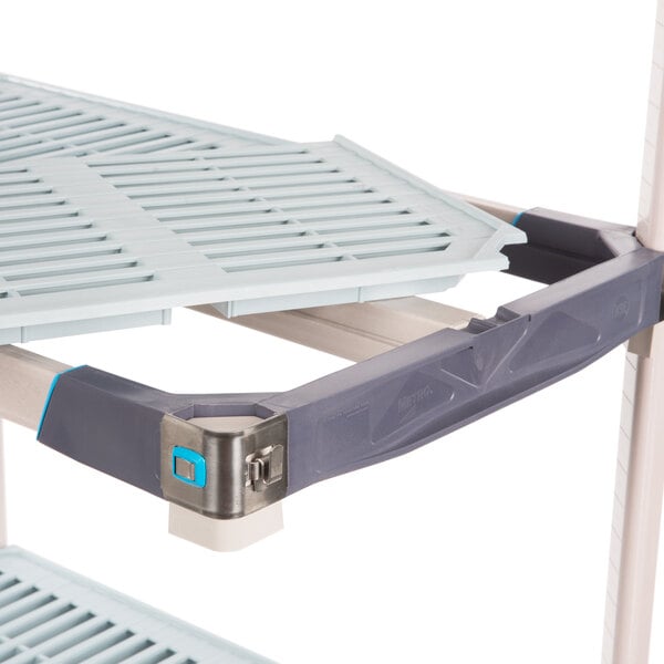 MetroMax i 4-shelf polymer add-on shelving kit with metal handles.