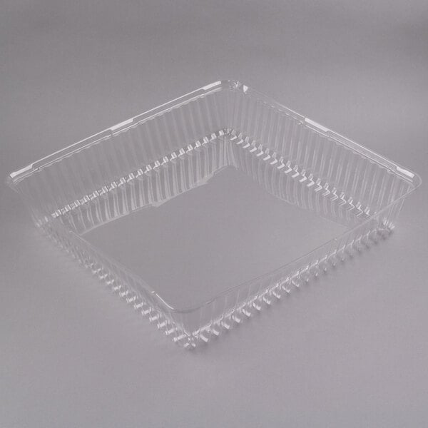 A clear plastic Fineline container with a clear lid.