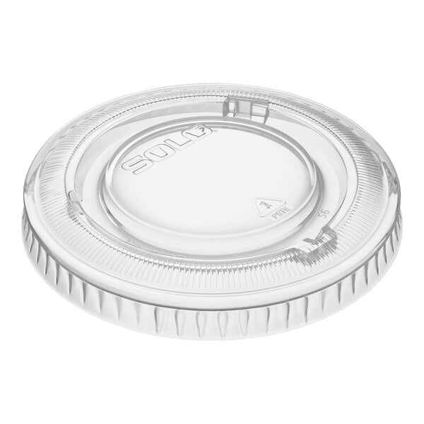 A clear plastic lid without a slot, designed for use with Solo Ultra Clear containers.
