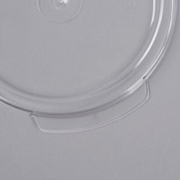 Cambro RFSCWC2135 2, 4 Qt. Clear Round Lid for Clear Camwear Containers