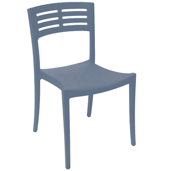 A case of 16 blue plastic Grosfillex Vogue sidechairs.