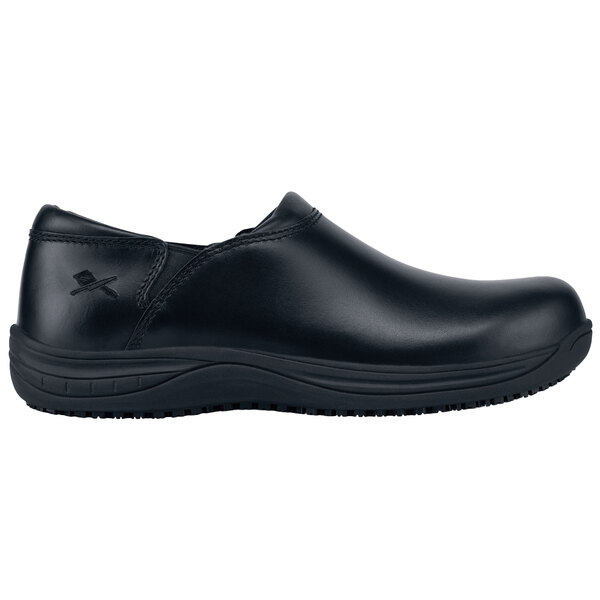 water resistant casual shoes
