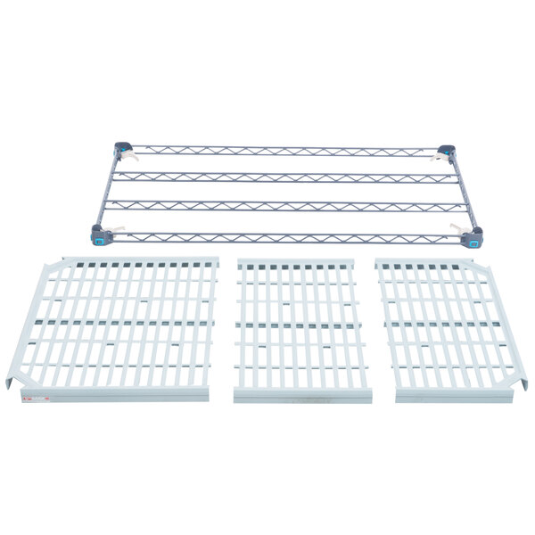 A white plastic grid for a MetroMax Q shelf.