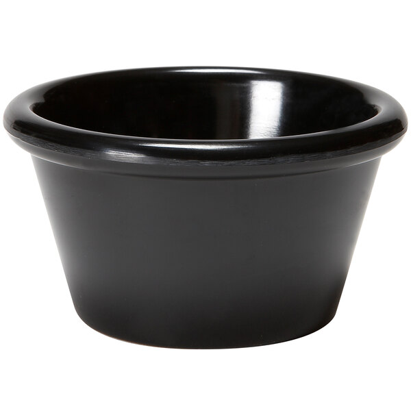 A black bowl with a white background.