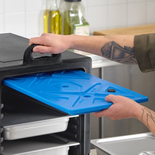 CaterGator Blue Full Size Ice Board for Food Pan Carriers - 20 3/4" x 12 3/4" x 1 1/2"