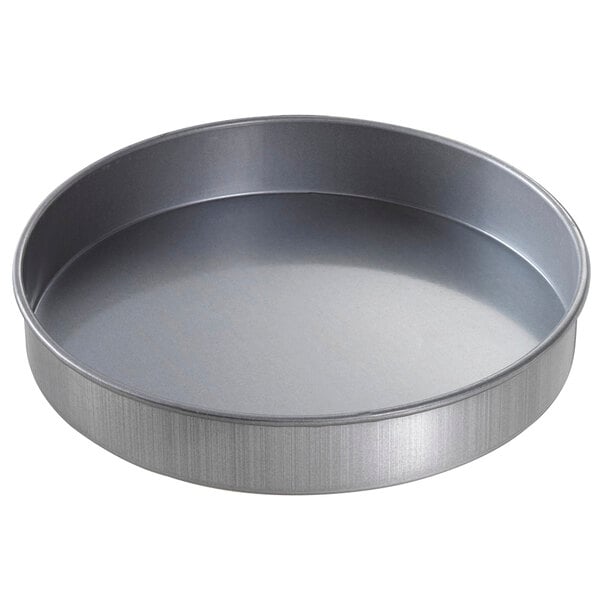 A Chicago Metallic round aluminized steel cake pan.