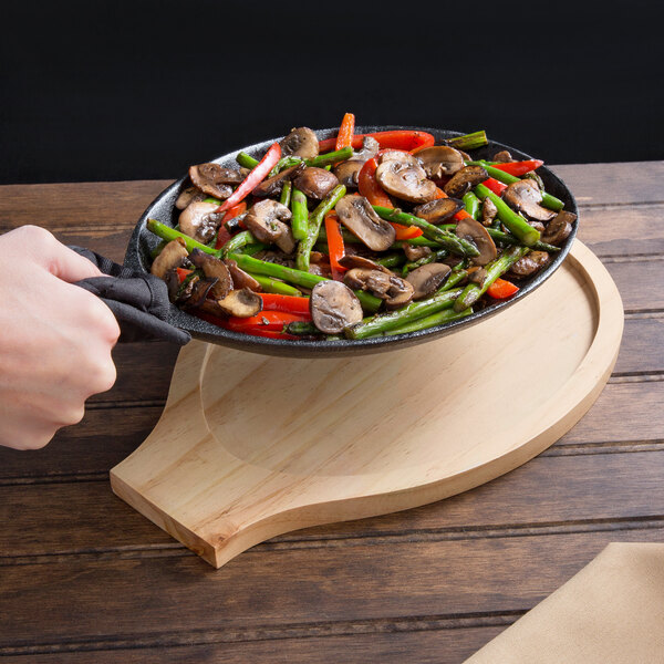 Valor 9 1/4" x 7" Oval PreSeasoned Cast Iron Fajita Skillet with