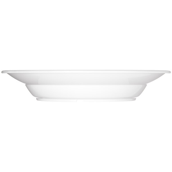 A Carlisle white polycarbonate soup bowl.