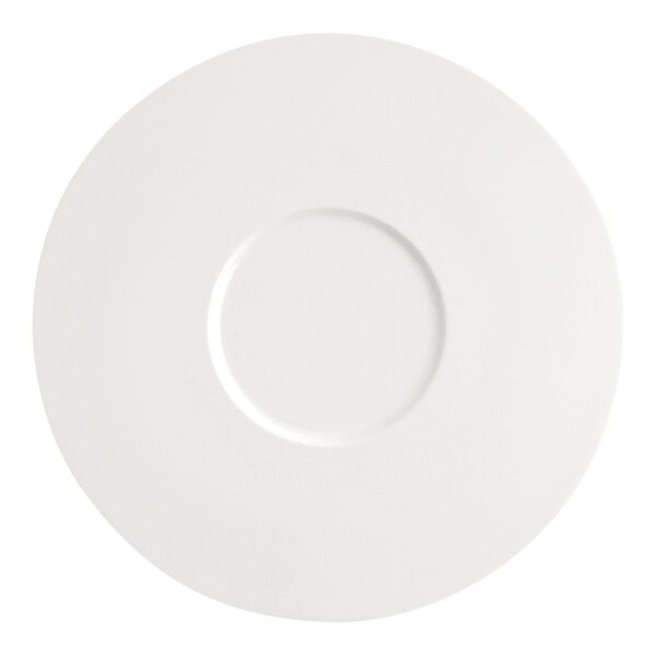 A round ivory porcelain flat plate with a recessed center.