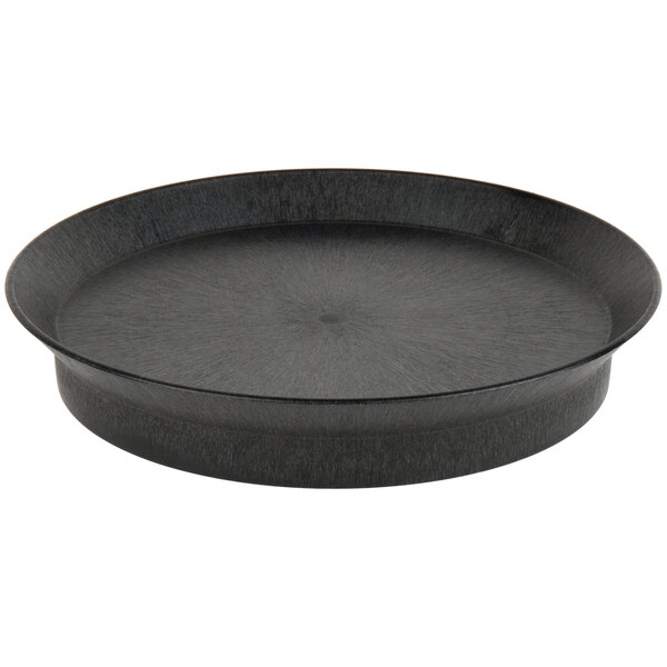 A black round pan with a circular rim.