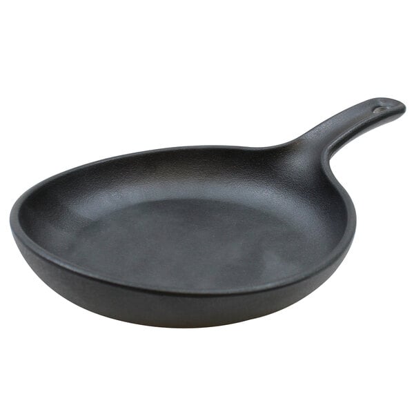 A black Tablecraft melamine skillet with a handle.