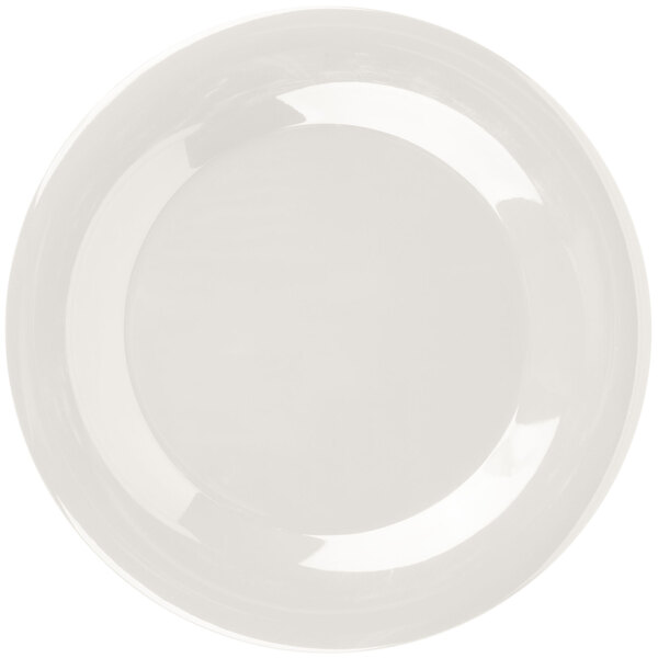 A white Carlisle melamine plate with a round rim.