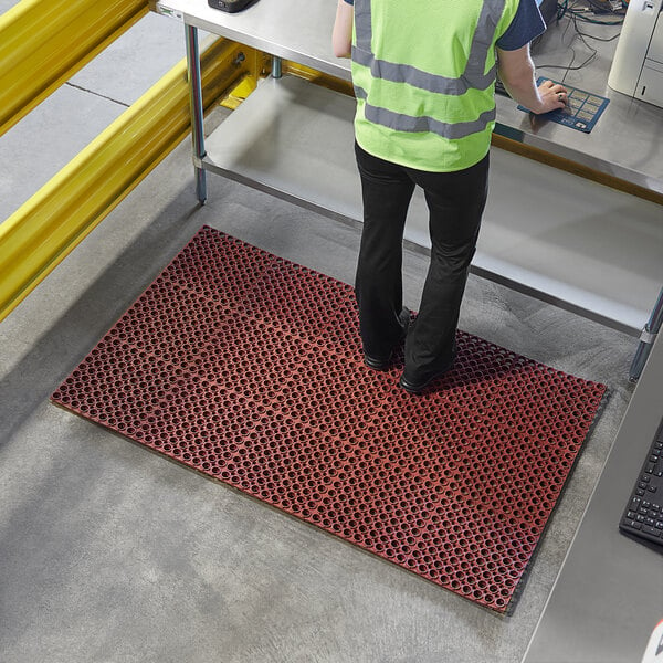 3' x 5' Red Heavy-Duty Grease-Resistant Rubber Anti-Fatigue Floor Mat —  Janitorial Superstore